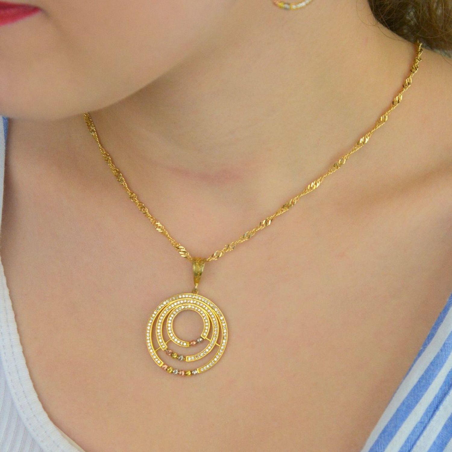 Stylowy łańcuszek damski ze złota próby 585, model DIA-LAN-13774-585. Splot Singapur 050, długość 45 cm, szerokość 3 mm, waga 7,08 g, zapięcie na karabińczyk. Elegancka biżuteria dla kobiet.11.jpg